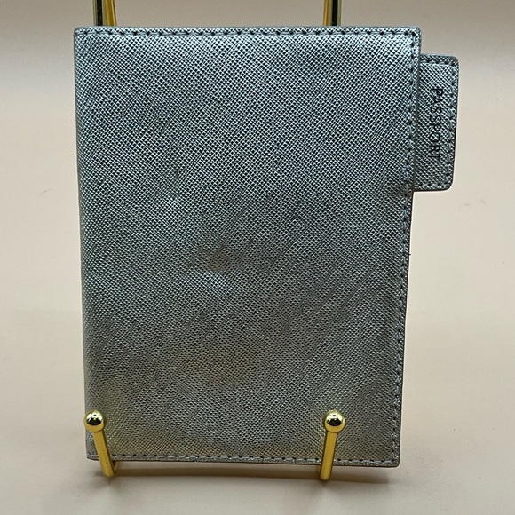 A Very Beautiful Gold Leather Tory Burch ID Card Mini Wallet Passport Holder - Picture 1 of 4